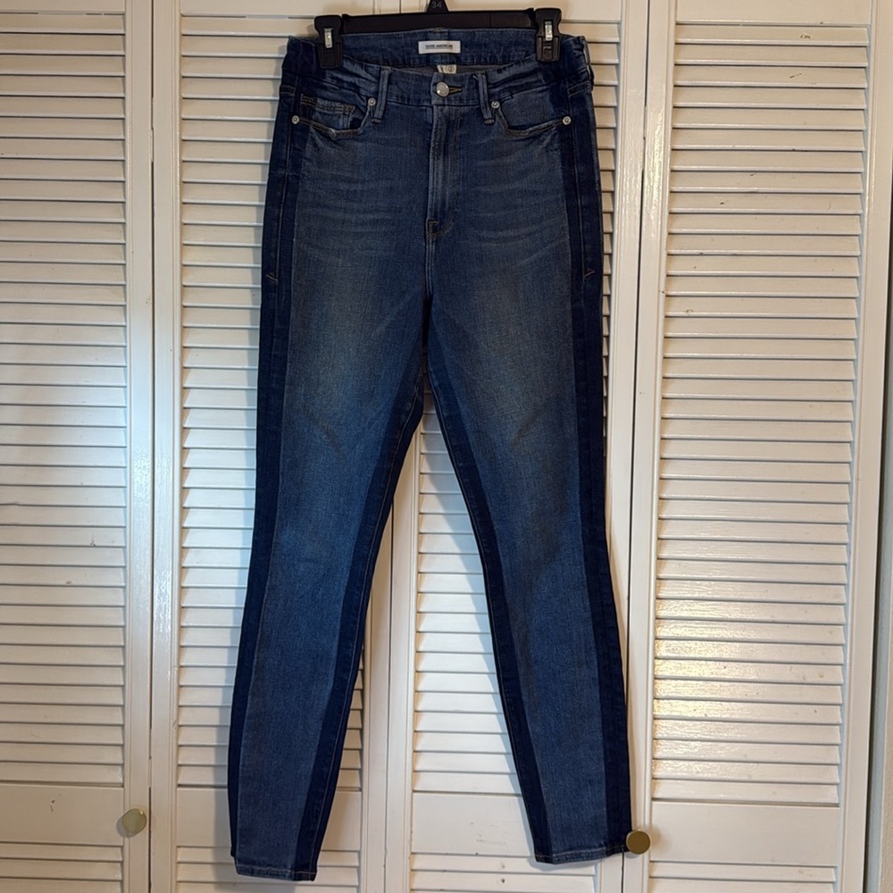 Good American Size 8 Jeans w/ dark blue side strip